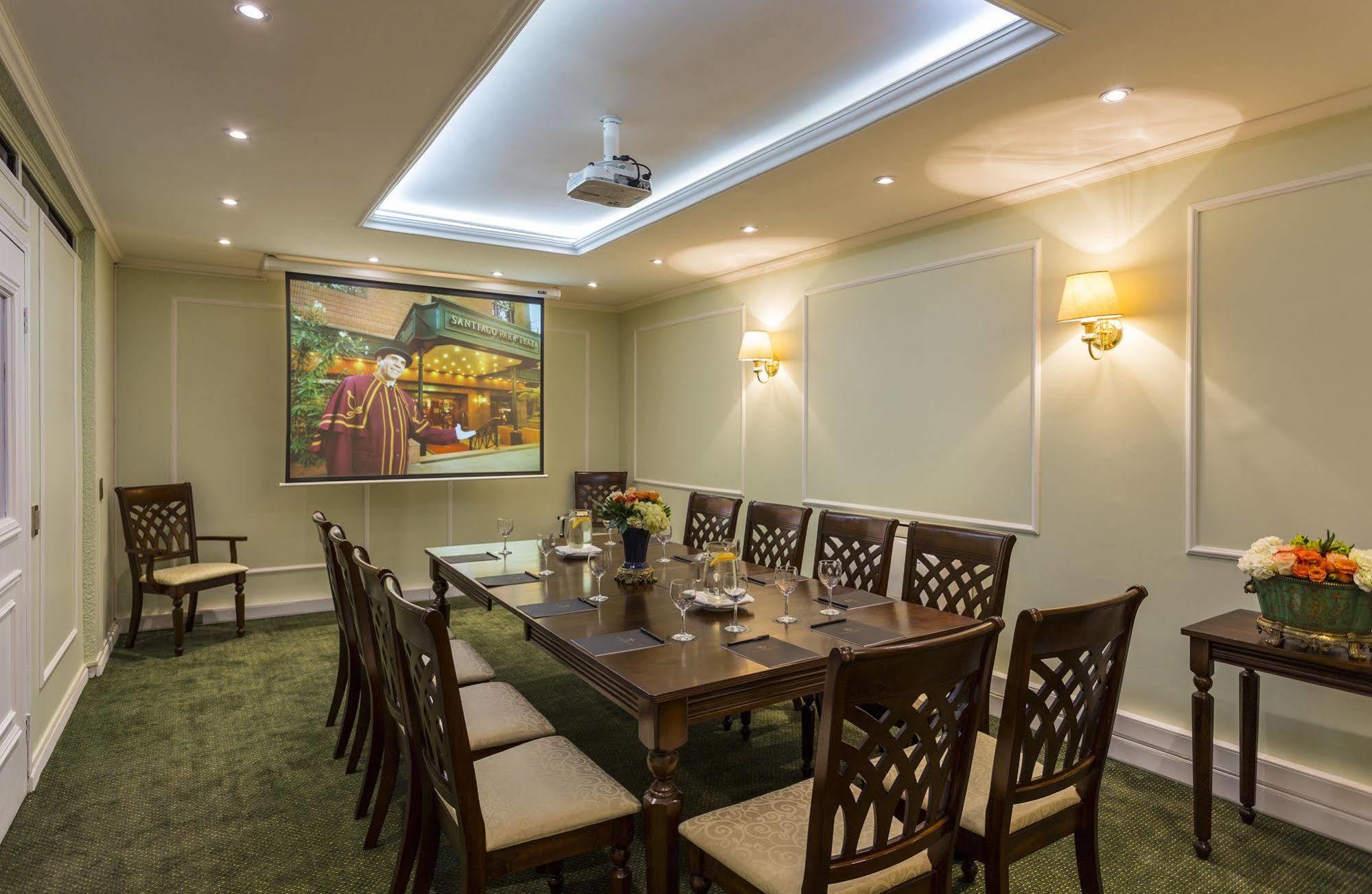 Park Plaza Apartments ซานติอาโก ภายนอก รูปภาพ