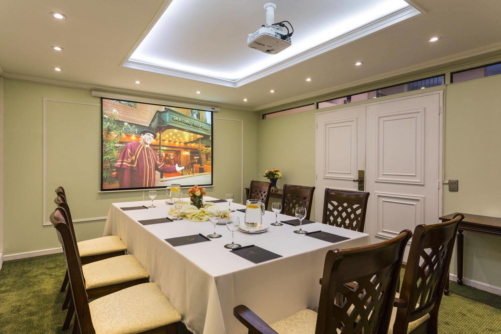 Park Plaza Apartments ซานติอาโก ภายนอก รูปภาพ